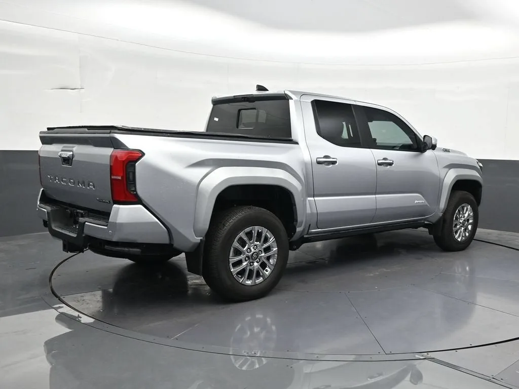 2025 Toyota Tacoma Hybrid Limited photo 5