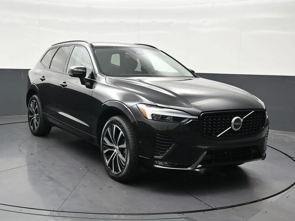 2024 Volvo XC60 B5 Plus Dark Theme photo 8