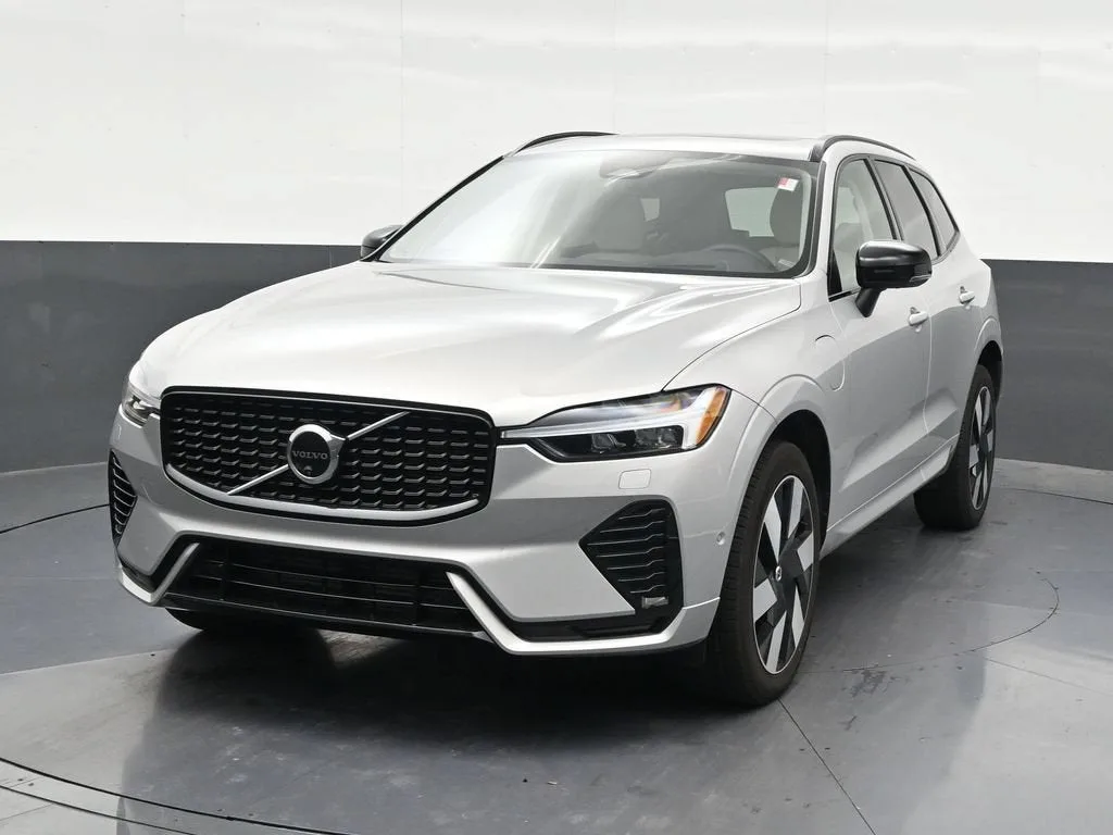 2024 Volvo XC60 Recharge Plug-In Hybrid T8 Ultimate Dark Theme photo 9