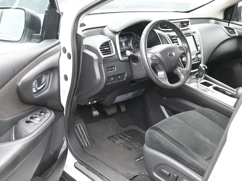 2021 Nissan Murano SV photo 12