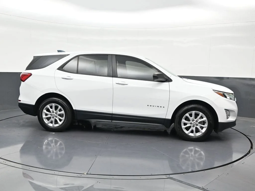 2020 Chevrolet Equinox LS photo 7