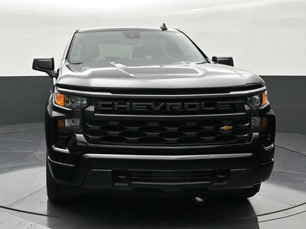 2023 Chevrolet Silverado 1500 Custom photo 8