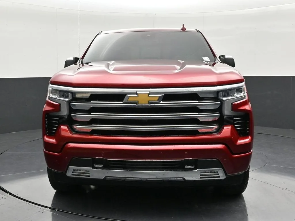 2025 Chevrolet Silverado 1500 High Country photo 8