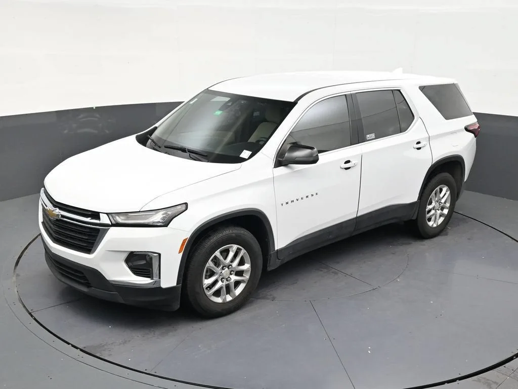 2023 Chevrolet Traverse LS photo 11