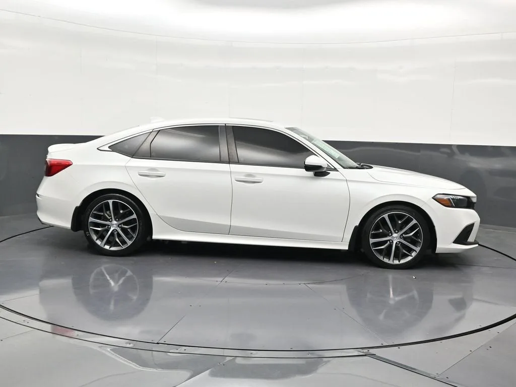 2022 Honda Civic Sedan Touring photo 6