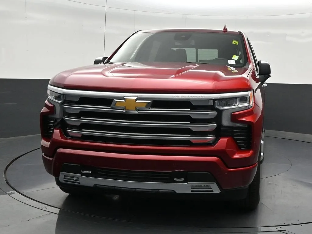 2025 Chevrolet Silverado 1500 High Country photo 9