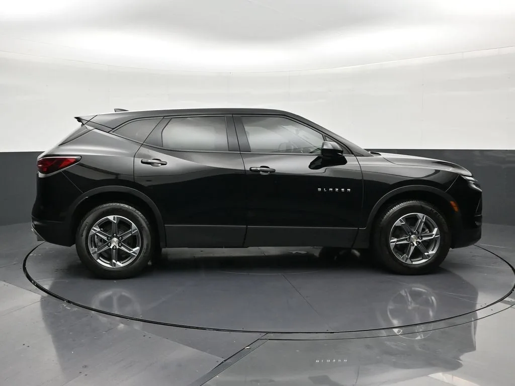 2023 Chevrolet Blazer LT photo 6