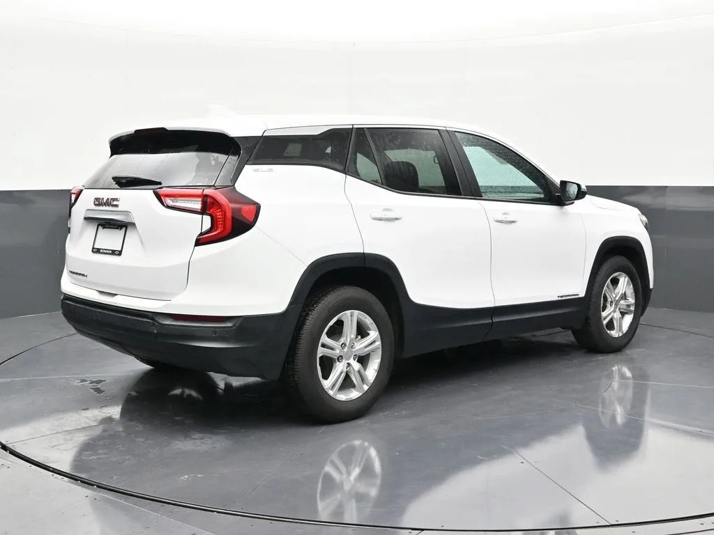 2022 GMC Terrain SLE photo 5