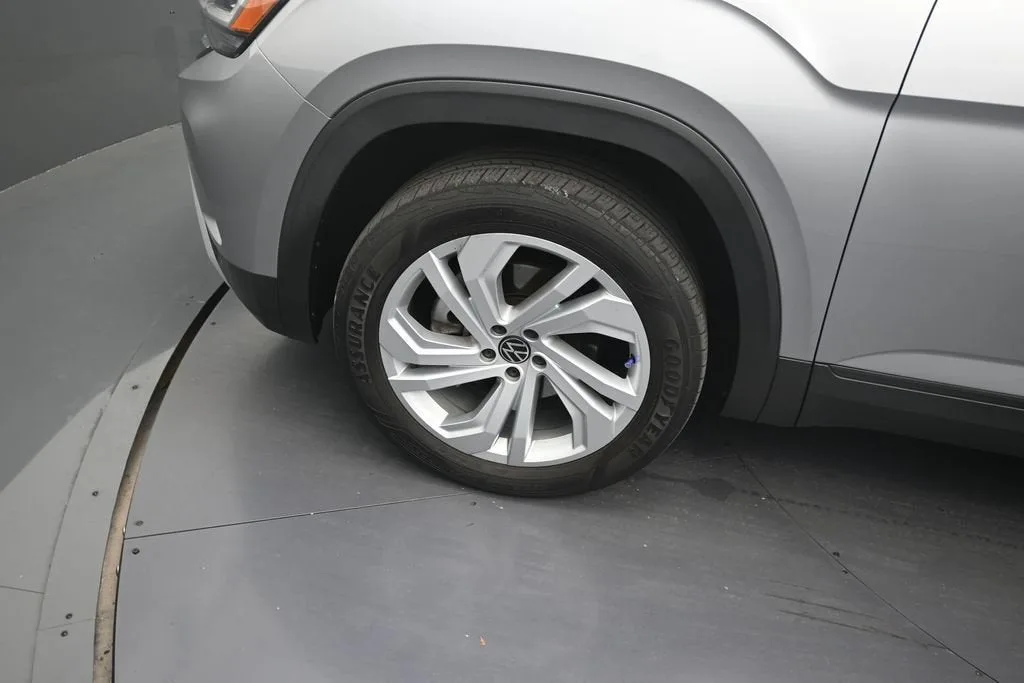 2022 Volkswagen Atlas 2.0T SE w/Technology photo 9