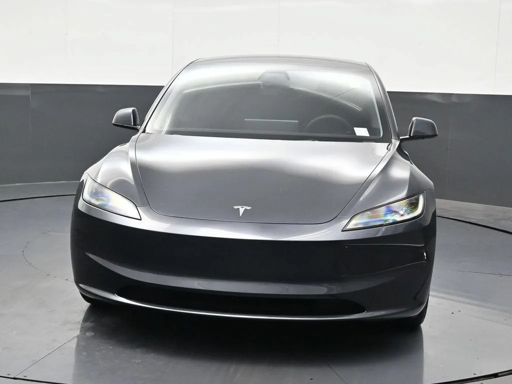 2025 Tesla Model 3 Long Range photo 8