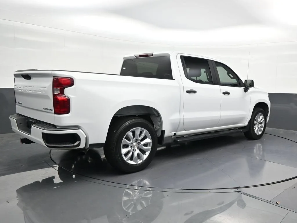 2024 Chevrolet Silverado 1500 Custom photo 5