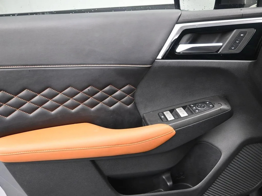 2022 Mitsubishi Outlander SEL Launch Edition S-AWC photo 11