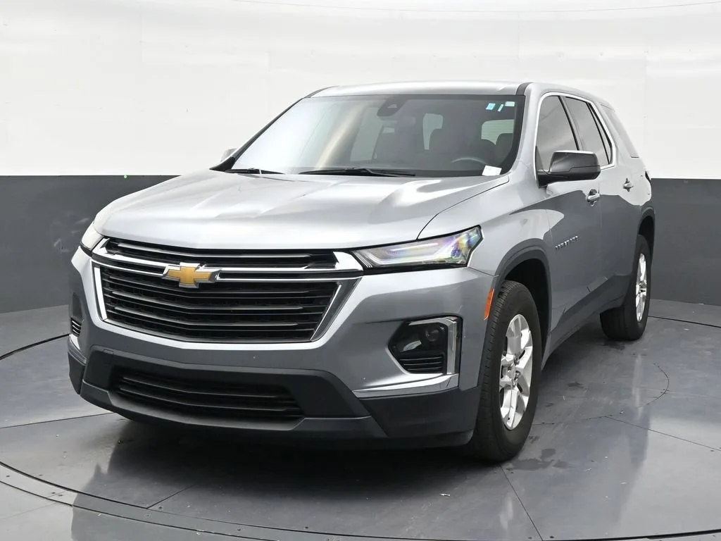2023 Chevrolet Traverse LS photo 8