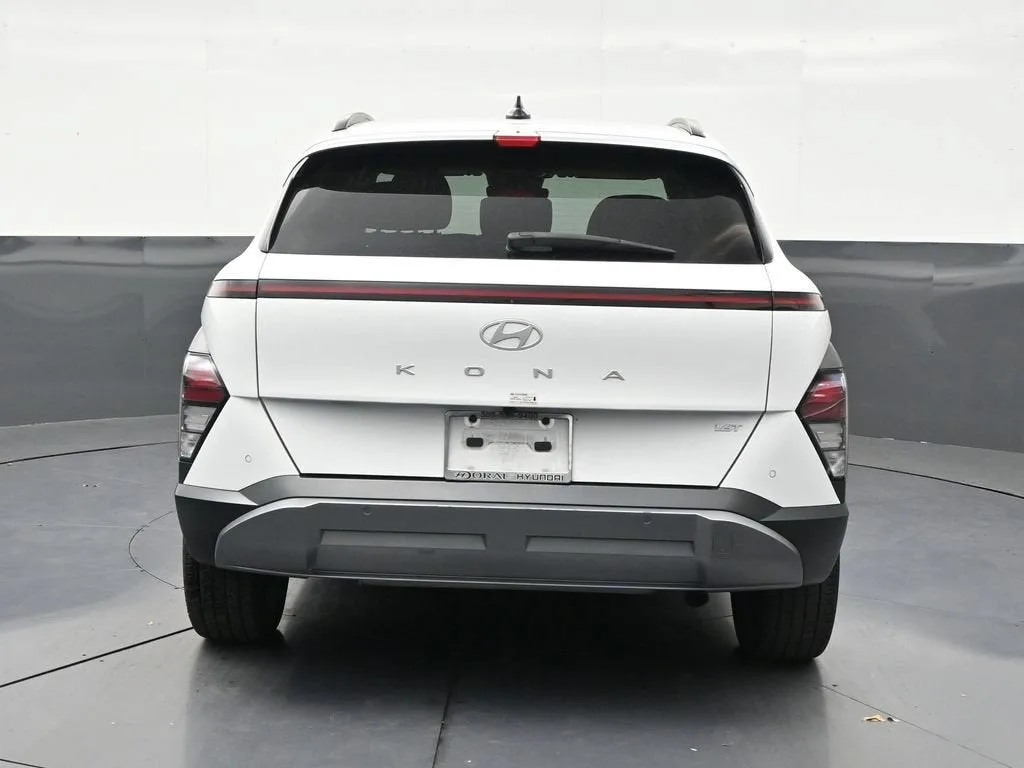 2024 Hyundai Kona Limited photo 4