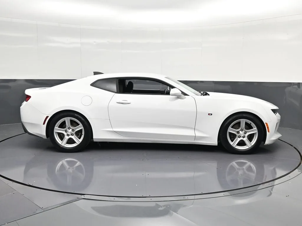 2018 Chevrolet Camaro 1LS photo 4