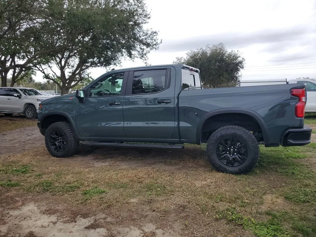2025 Chevrolet Silverado 1500 ZR2 photo 4
