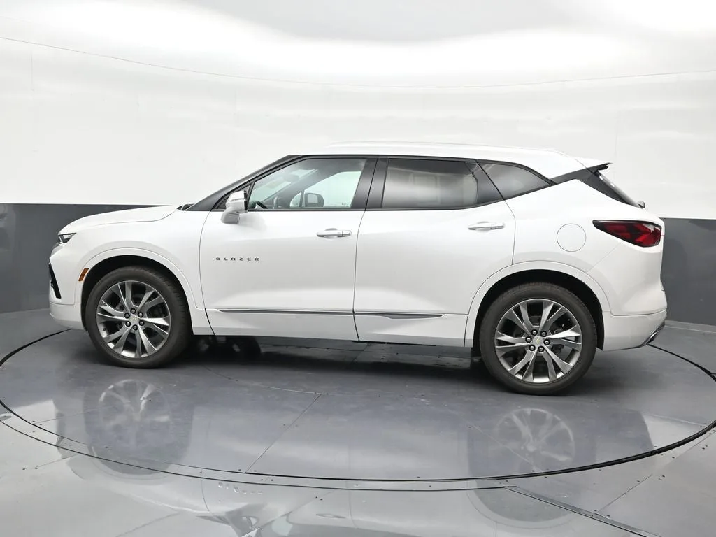 2021 Chevrolet Blazer Premier photo 2