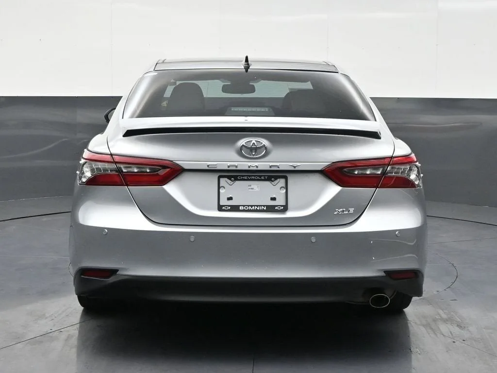 2022 Toyota Camry XLE photo 4