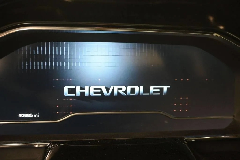 2025 Chevrolet Silverado 1500 RST photo 10