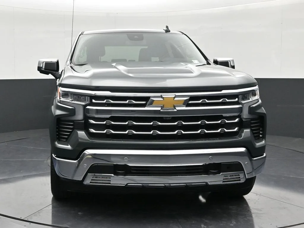 2026 Chevrolet Silverado 1500 LTZ photo 8