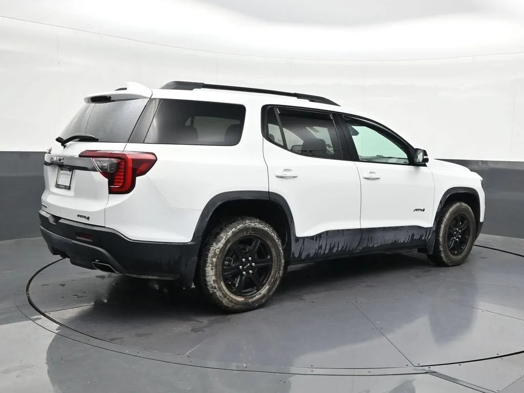 2023 GMC Acadia AT4 photo 5