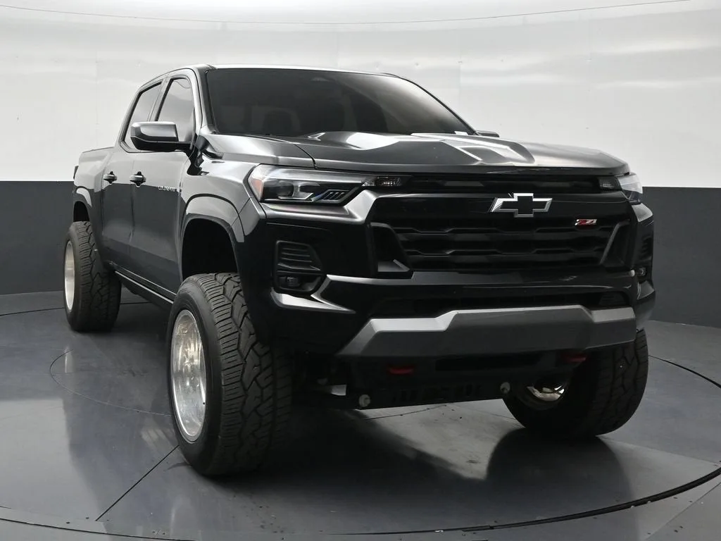 2025 Chevrolet Colorado Z71 photo 7