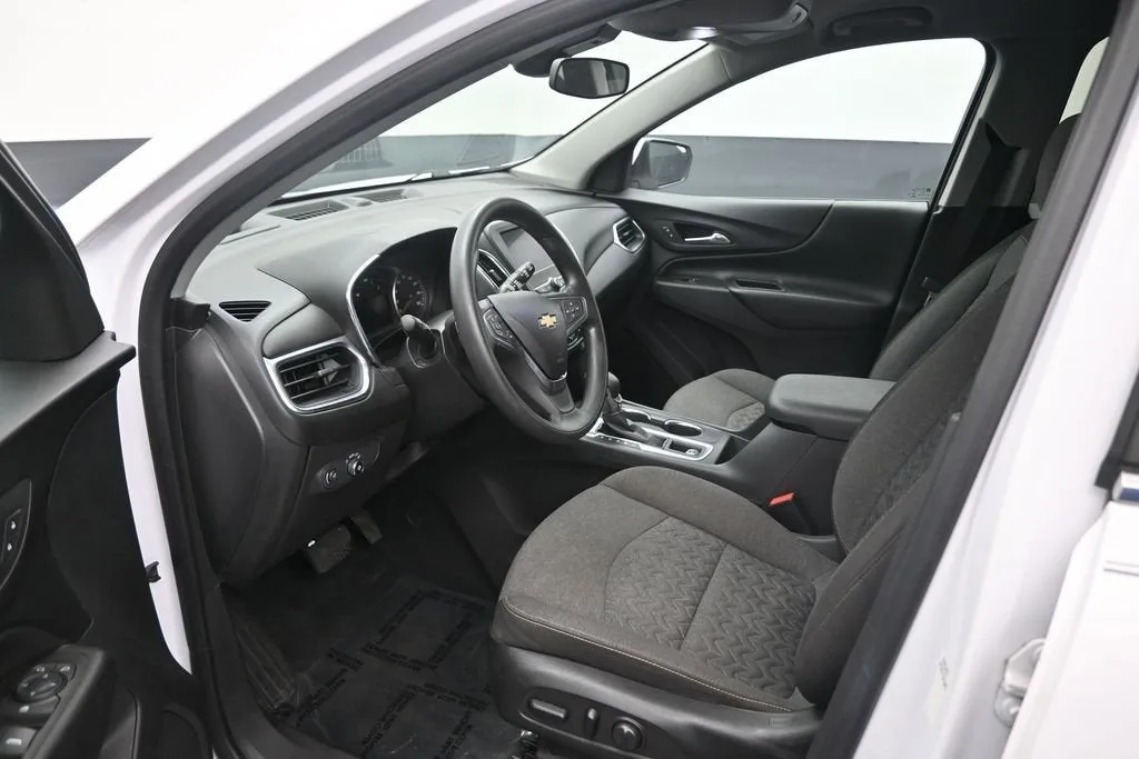 2022 Chevrolet Equinox LT photo 10