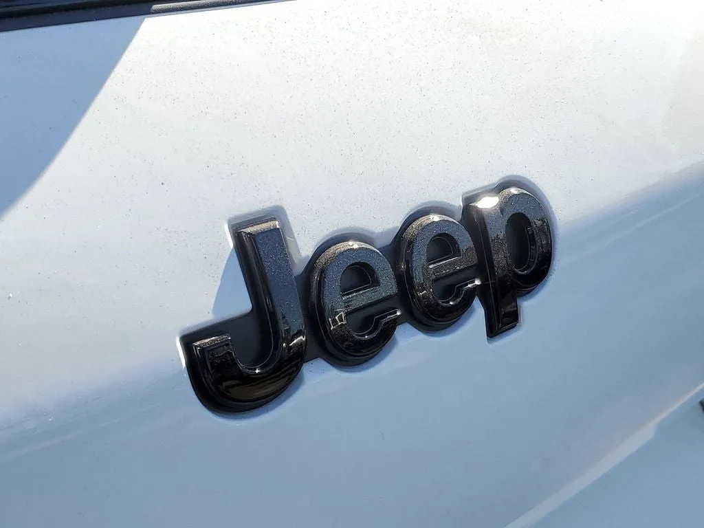 2025 Jeep Grand Cherokee L Limited photo 6