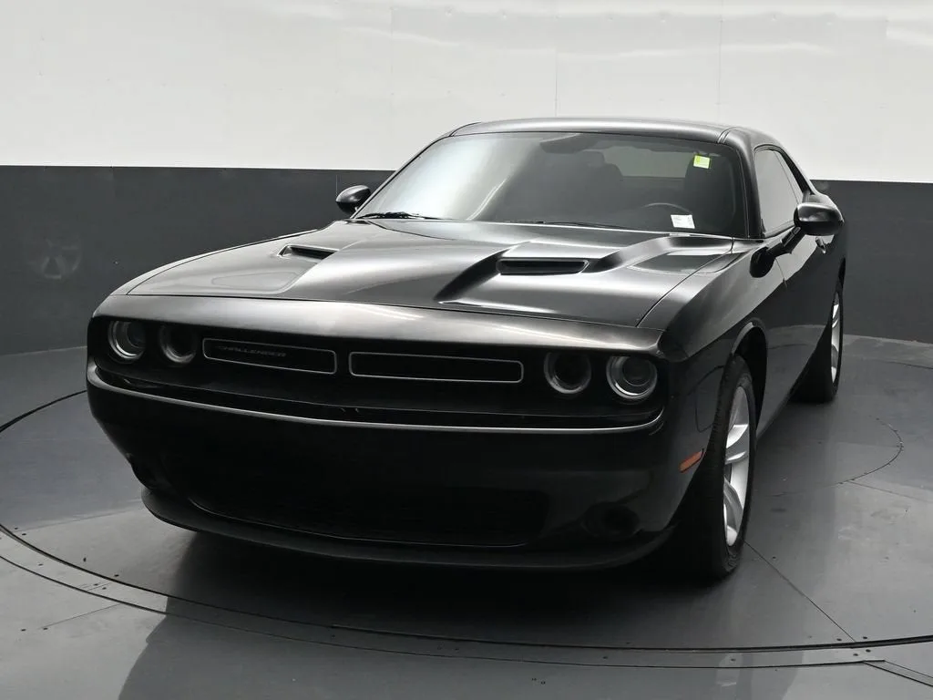 2023 Dodge Challenger SXT photo 9