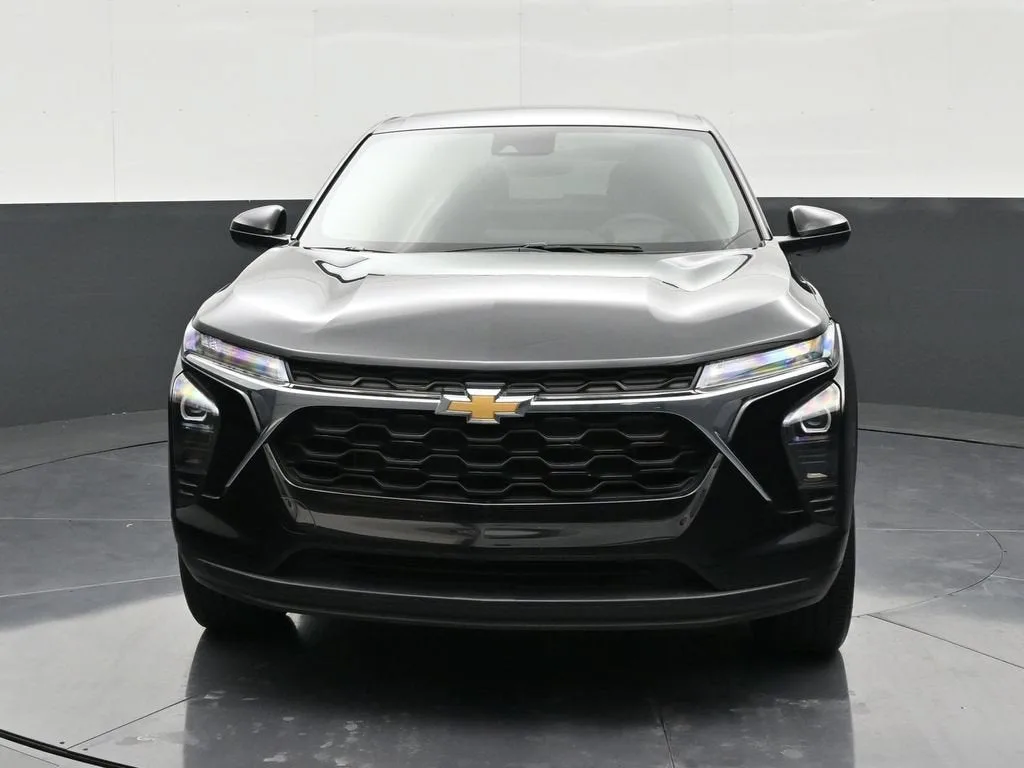 2024 Chevrolet Trax LS photo 8