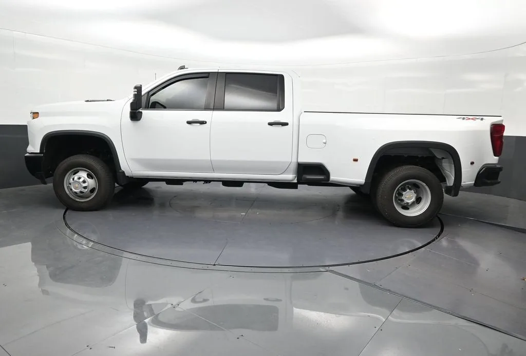 2025 Chevrolet Silverado 3500 HD WT DRW photo 4