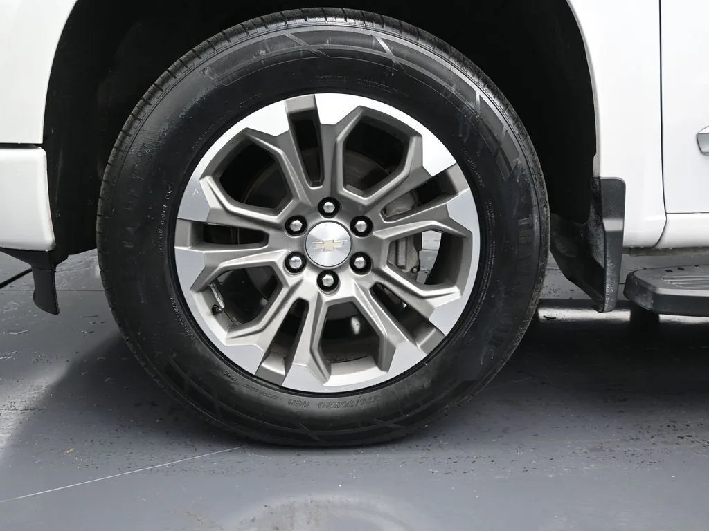 2024 Chevrolet Silverado 1500 High Country photo 9