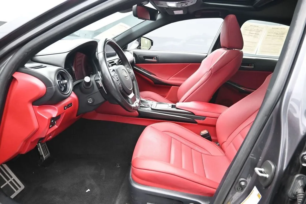 2023 Lexus IS 350 F SPORT photo 11