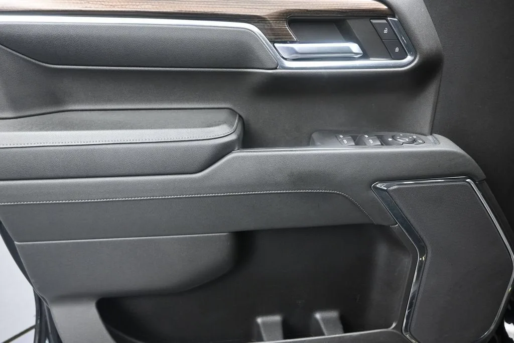 2024 Chevrolet Silverado 1500 LT photo 11