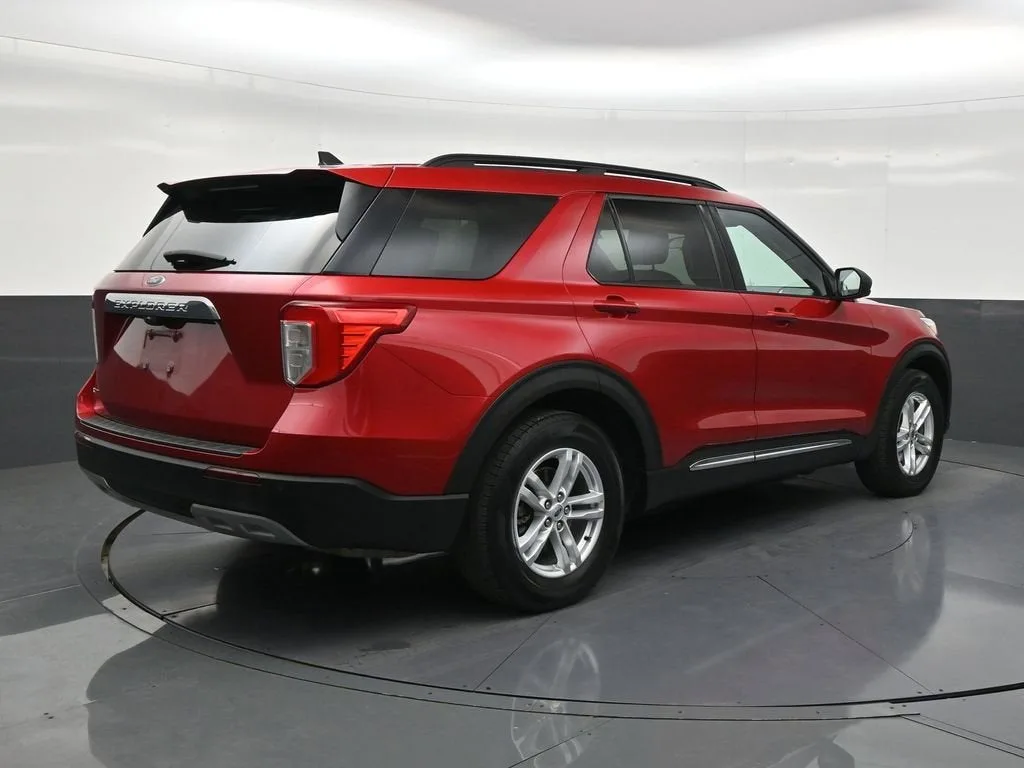 2023 Ford Explorer XLT photo 5