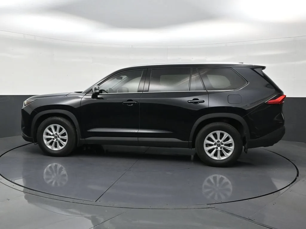 2024 Toyota Grand Highlander XLE photo 2