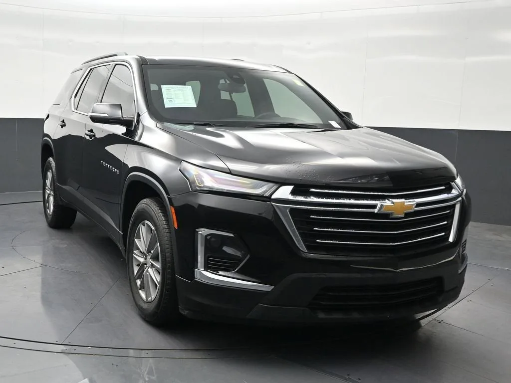 2023 Chevrolet Traverse LT Cloth photo 8