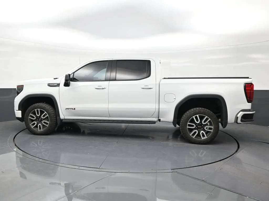 2023 GMC Sierra 1500 AT4 photo 2