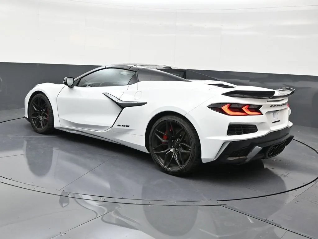 2026 Chevrolet Corvette Z06 1LZ photo 3