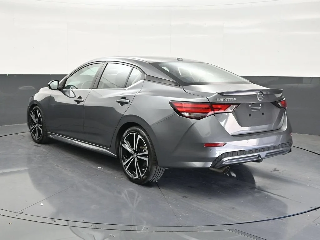 2022 Nissan Sentra SR Xtronic CVT photo 3