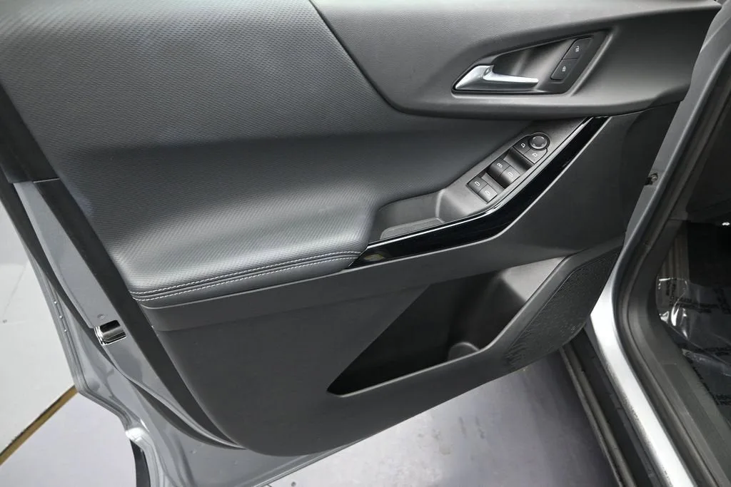 2025 Chevrolet Equinox LT photo 11