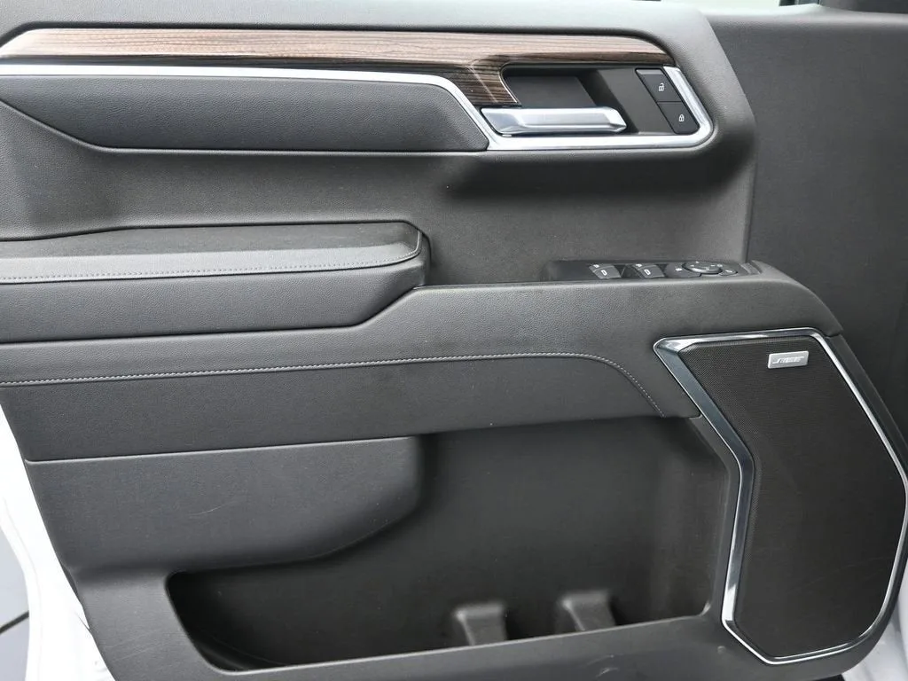 2023 Chevrolet Silverado 1500 RST photo 11