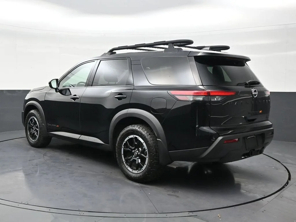 2025 Nissan Pathfinder Rock Creek 4WD photo 3