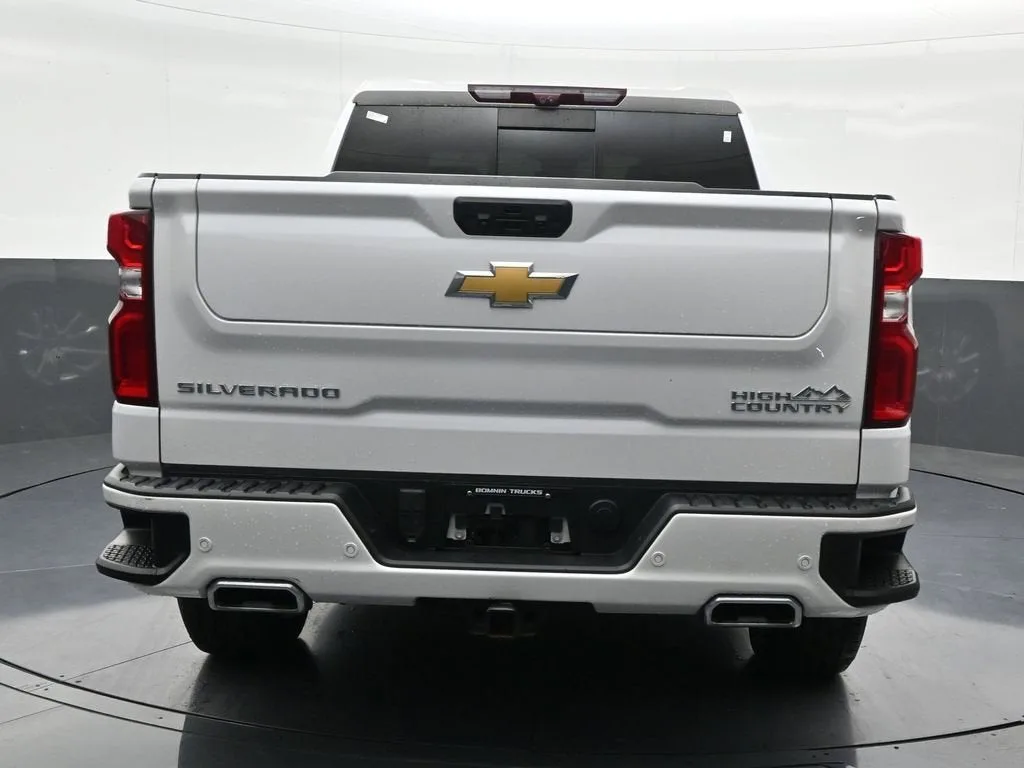 2023 Chevrolet Silverado 1500 High Country photo 4