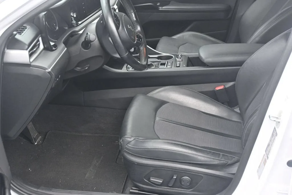 2024 Kia K5 GT-Line photo 10