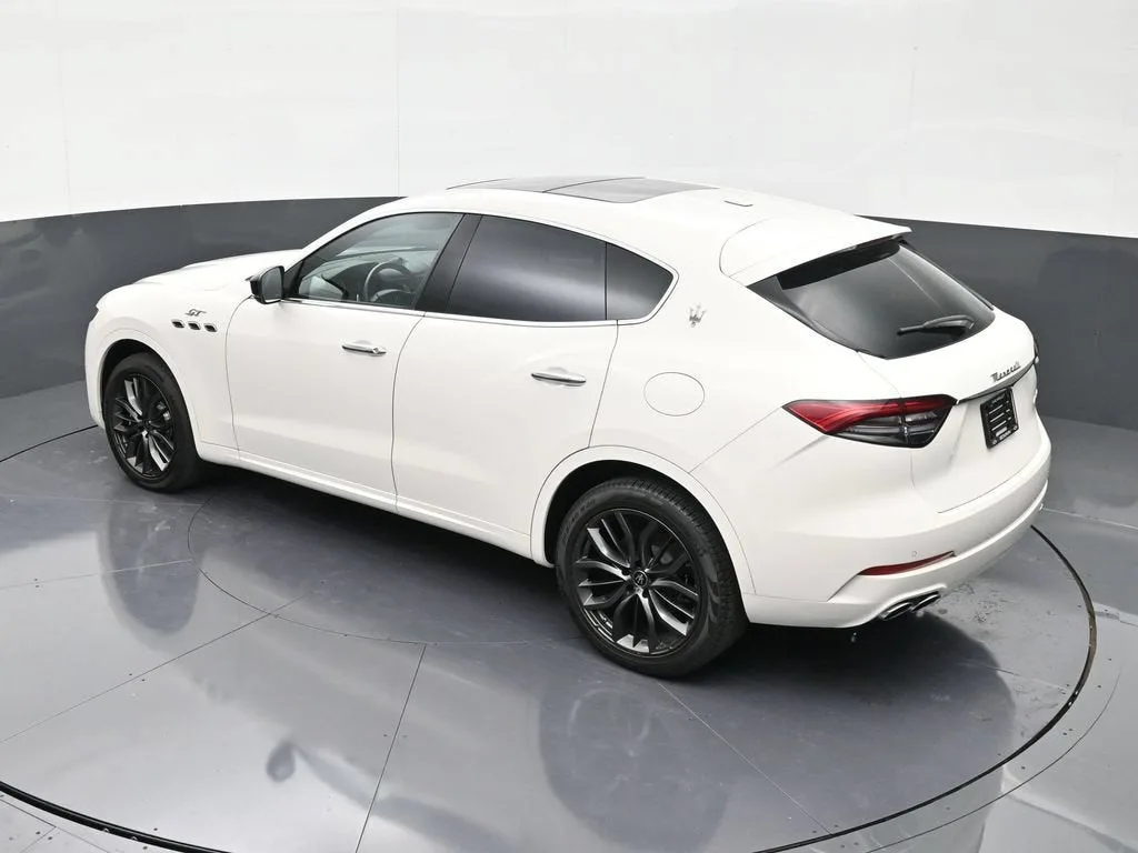 2024 Maserati Levante GT Ultima photo 12