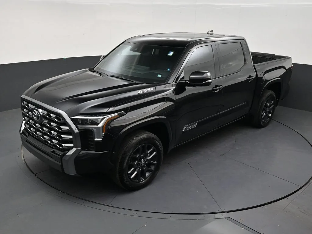2025 Toyota Tundra Hybrid Platinum Hybrid CrewMax 5.5' Bed photo 12
