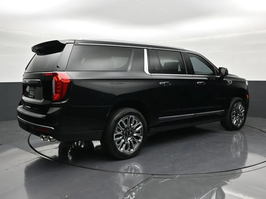 2023 GMC Yukon XL Denali Ultimate photo 5