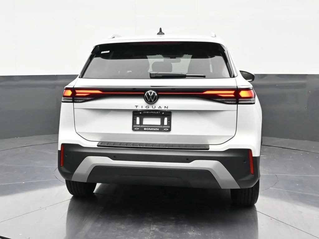 2026 Volkswagen Tiguan S photo 4