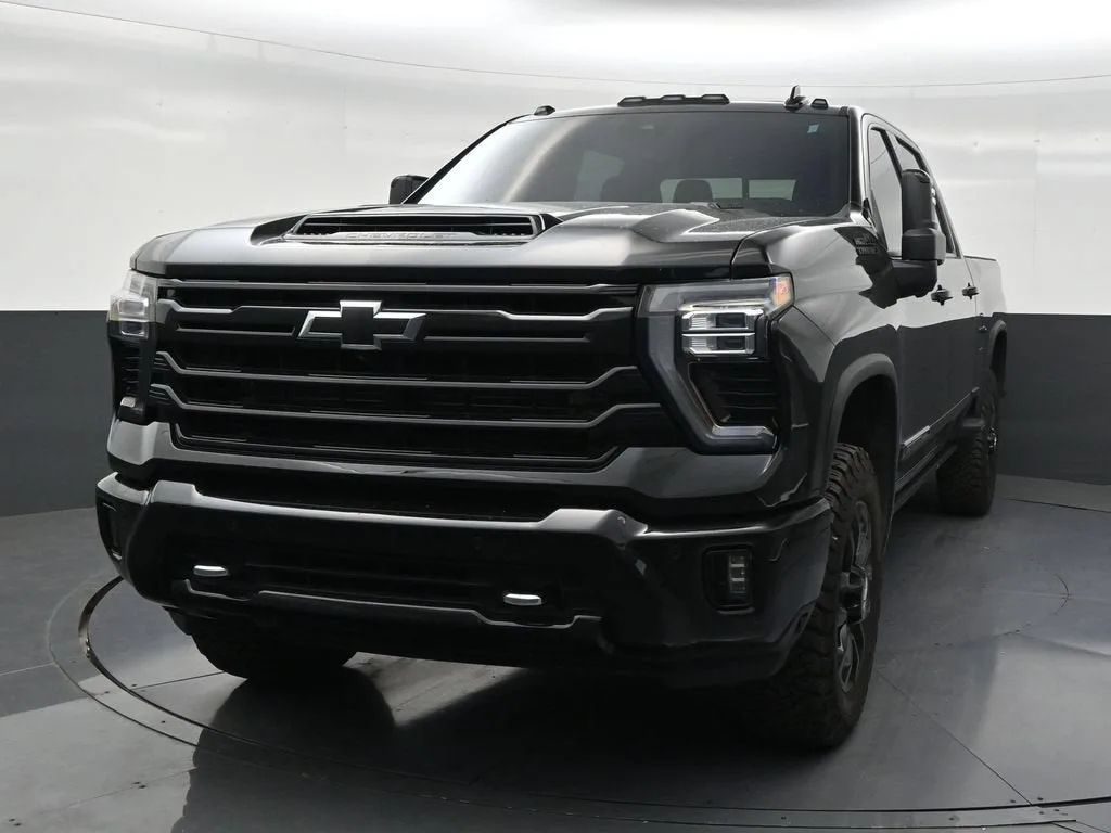 2025 Chevrolet Silverado 2500 HD High Country photo 8